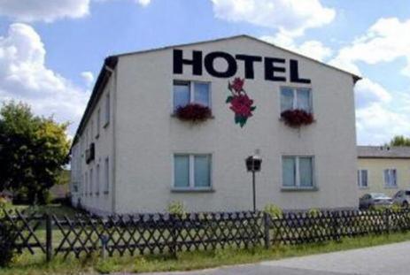 Hotel Zur Rose Trebbin Exteriör bild